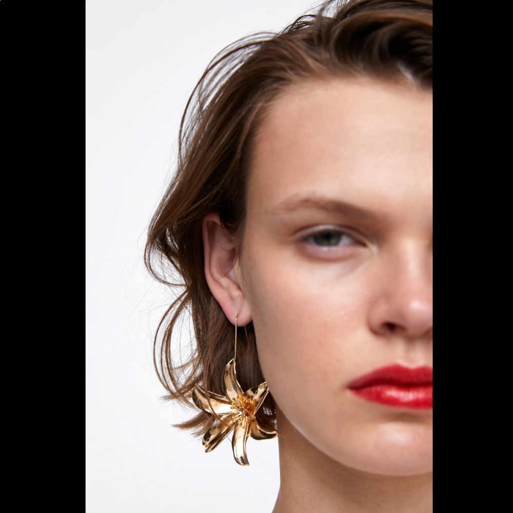 new • 2/$35 || ZARA Big Flower Statement Earrings - Picture 2 of 6